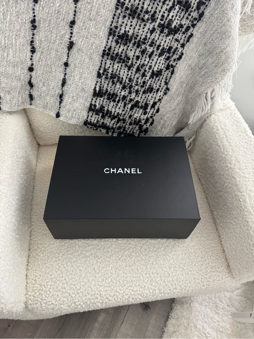 Chanel Classic Flap Bag with Caviar Leather - Picture 16 of 16
